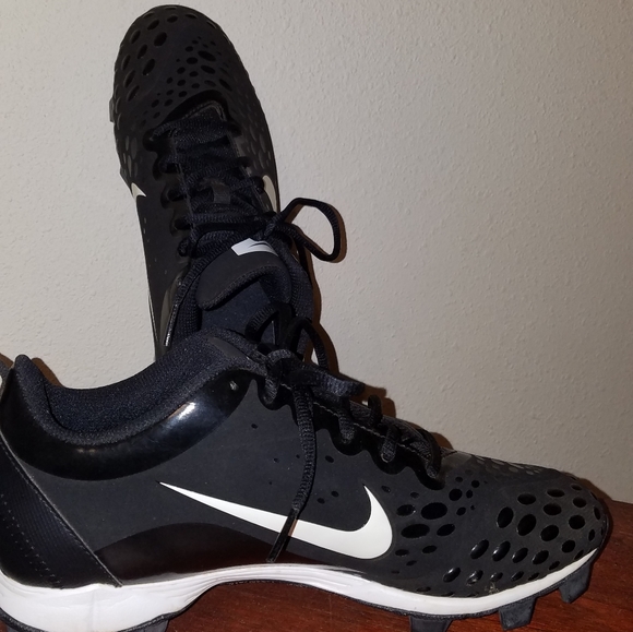 Nike Shoes - Nike Softball Cleats